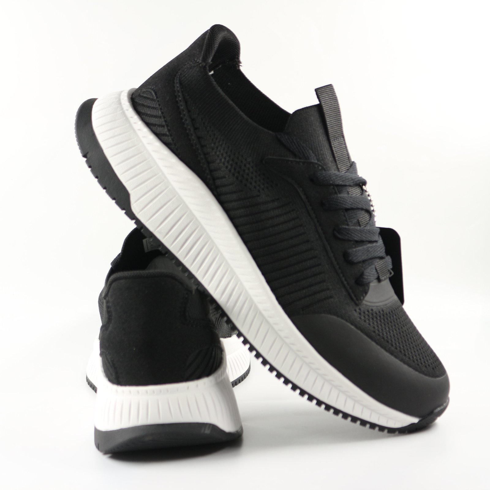 Men’s Black/white Lightweight Sneakers with Gum Sole - Image 2